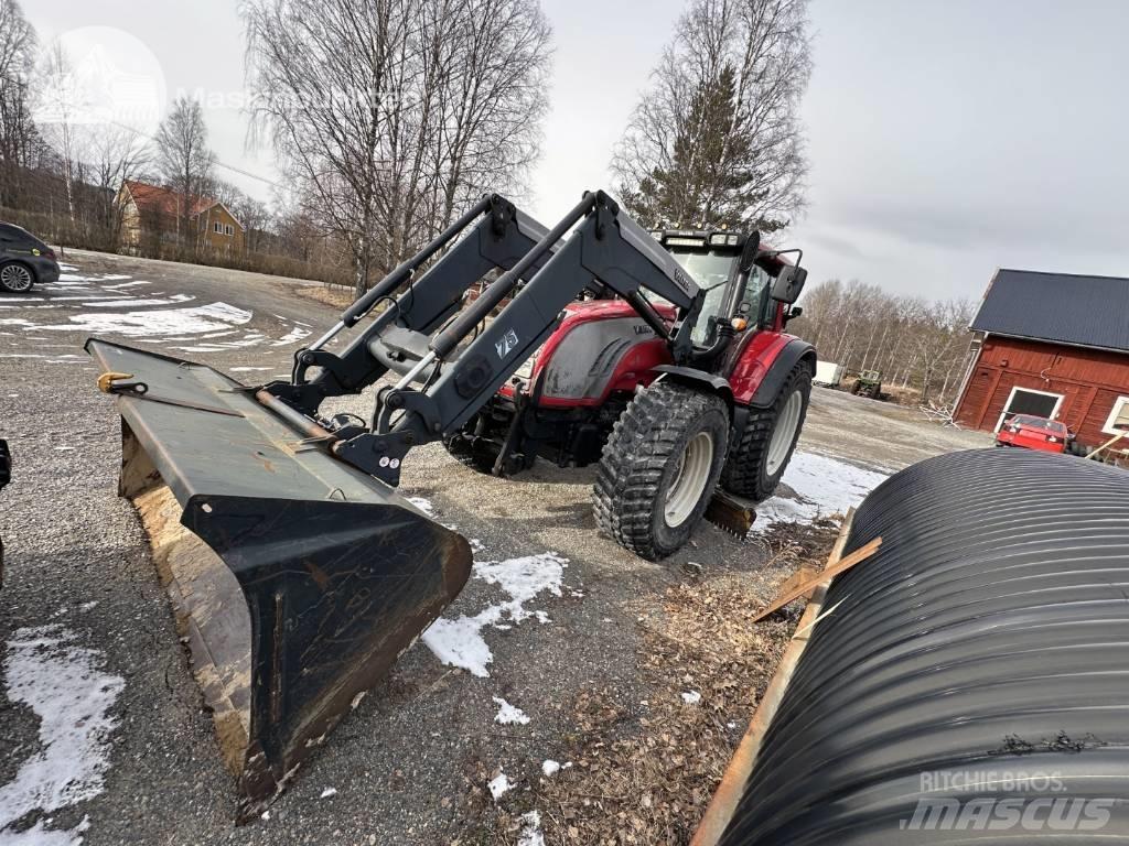 Valtra T 202 Traktorji
