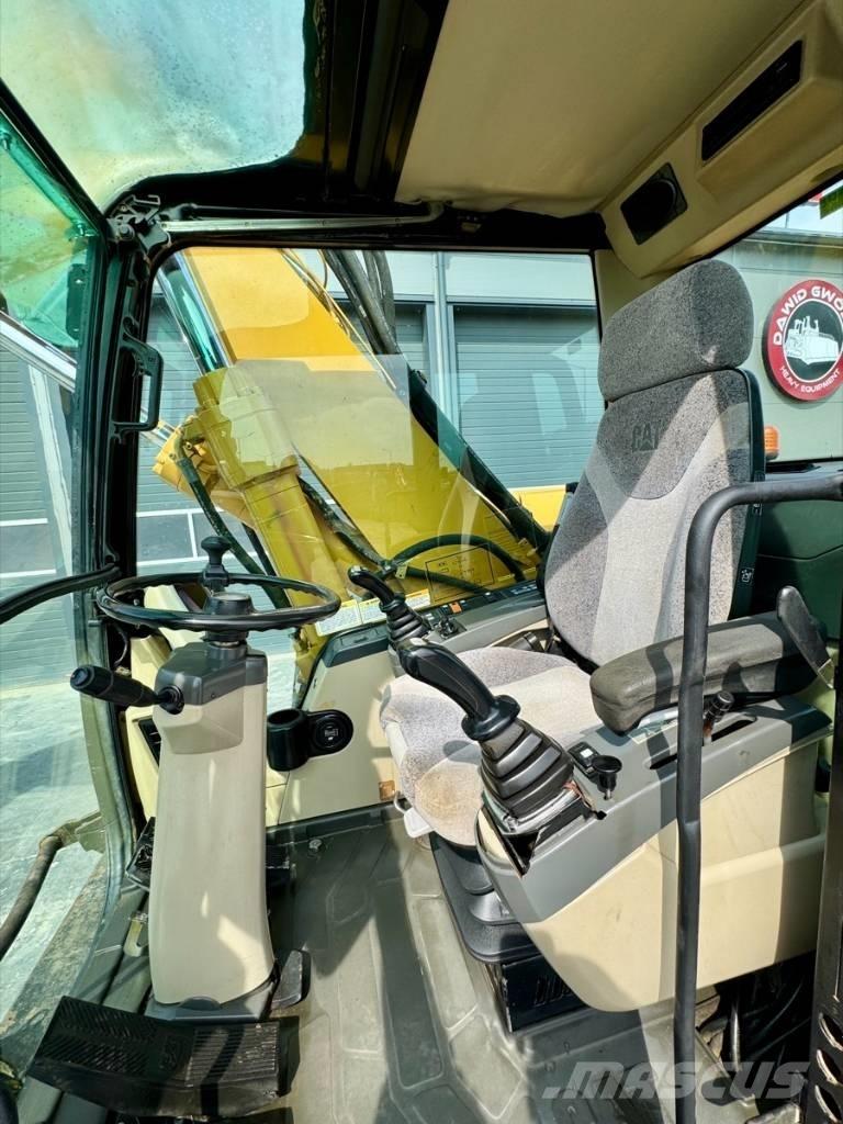 CAT M 318 C Bagri na kolesih
