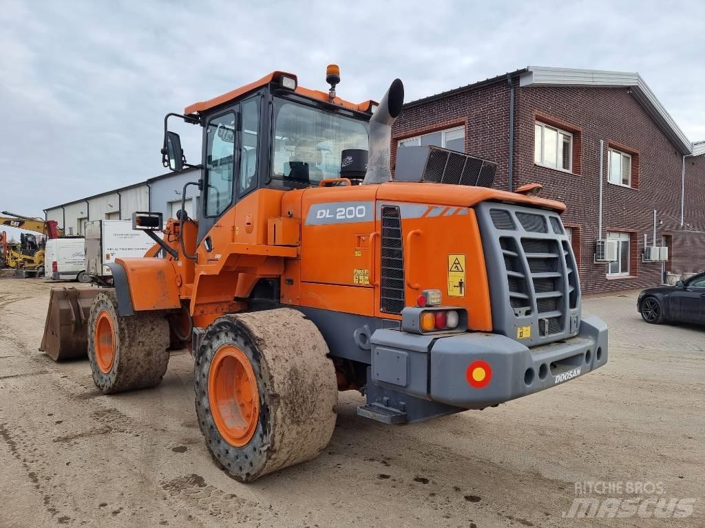 Doosan DL 200-3 Kolesni nakladalci