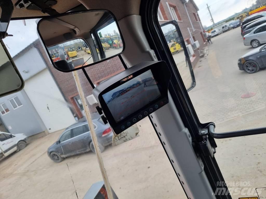 Doosan DL 200-3 Kolesni nakladalci