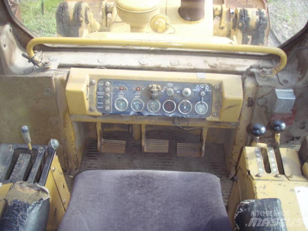CAT 955 L Nakladalci goseničarji