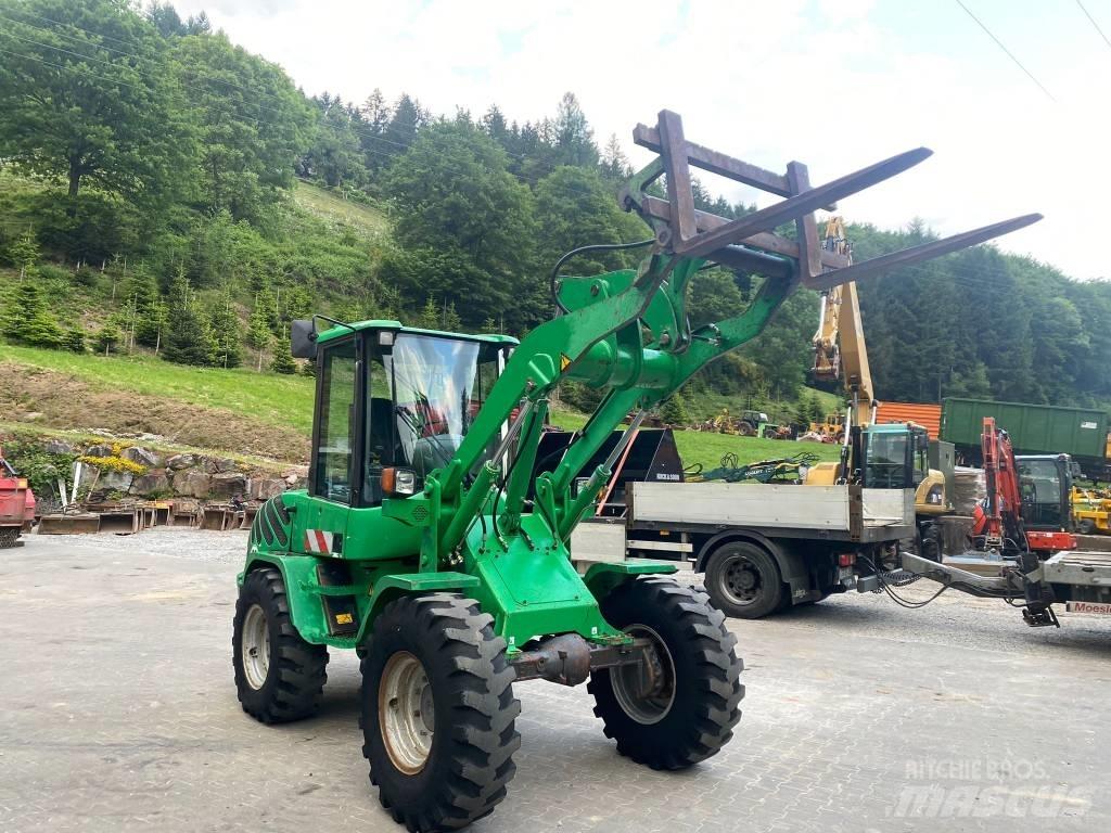 Volvo L 30 Kolesni nakladalci