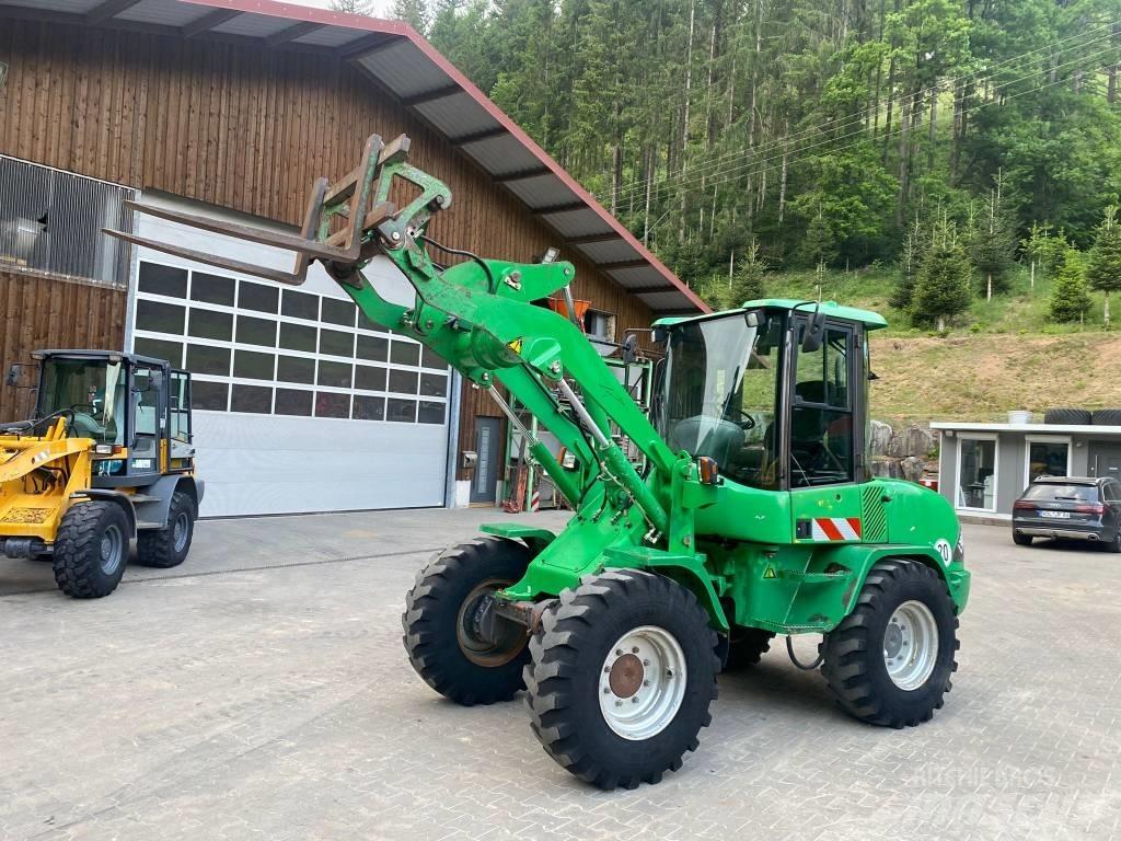 Volvo L 30 Kolesni nakladalci