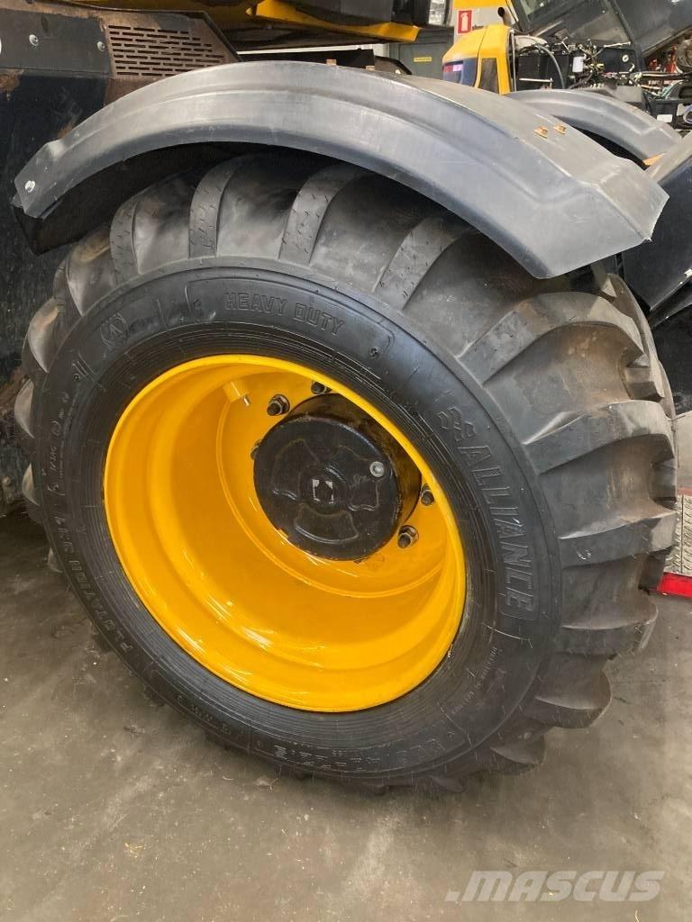 JCB Hydradig HD110W Bagri na kolesih