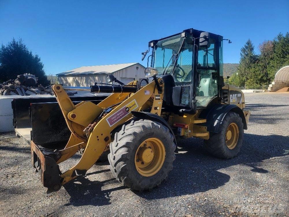 CAT 908 H 2 Kolesni nakladalci