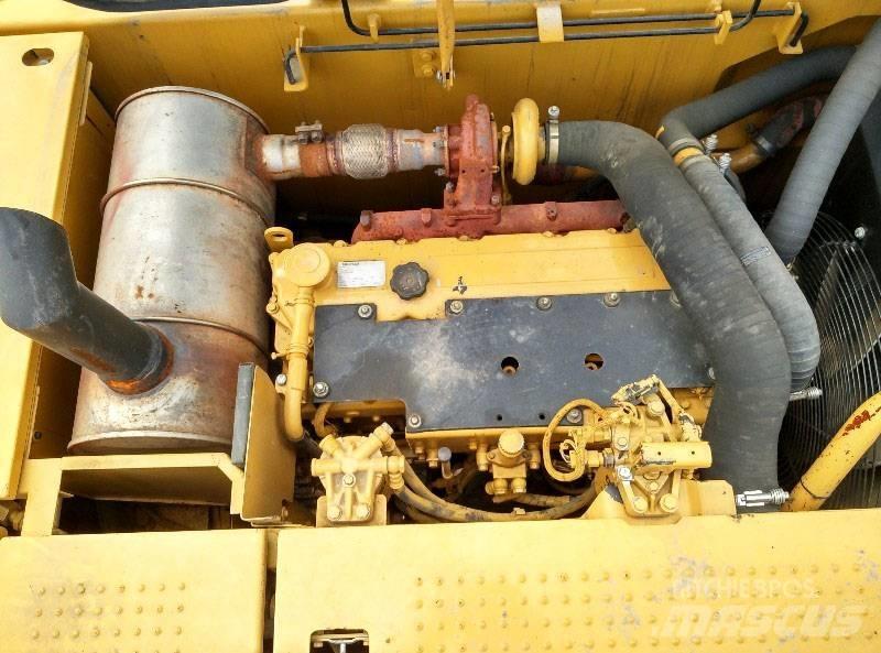 CAT 323 Bagri goseničarji