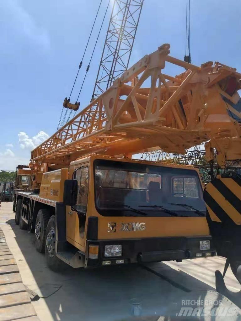 XCMG 50 Dvigala na gosenicah