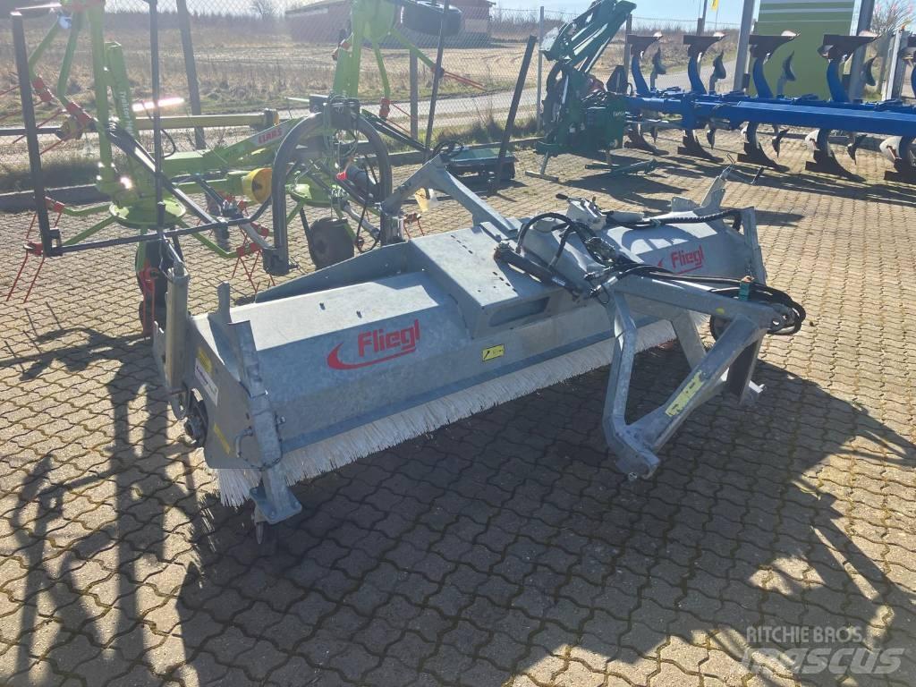 Fliegl Kost 2,8 m. Druga oprema za traktorje