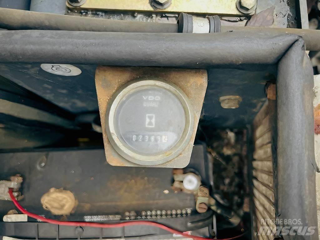Bomag BW 100 AD-3 Dvojni valjarji