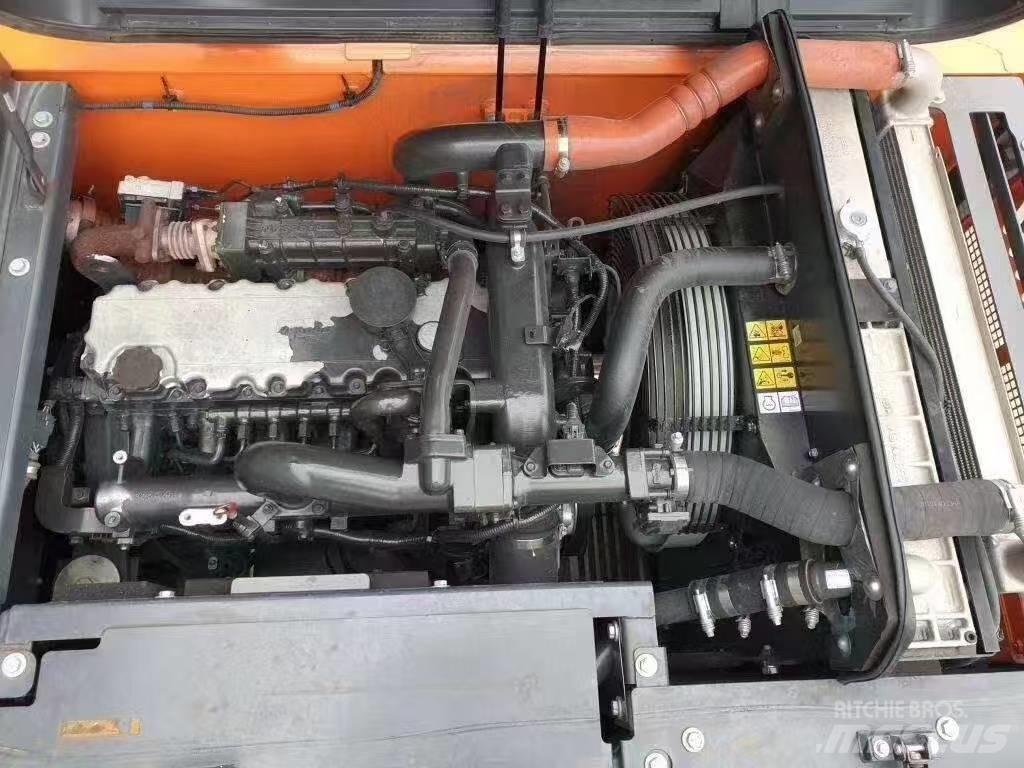 Doosan DX 225 LC Bagri goseničarji