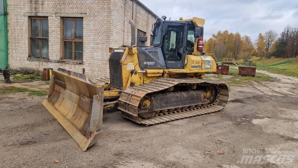 Komatsu D 61 PX-15 Buldožerji goseničarji