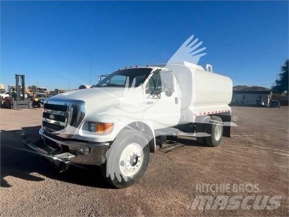Ford F750 Tovornjaki cisterne