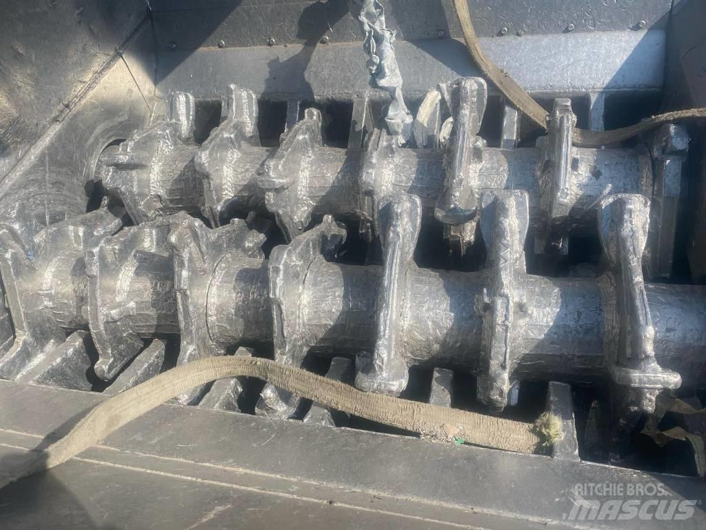 HAAS TYRON 2000XL Drugo