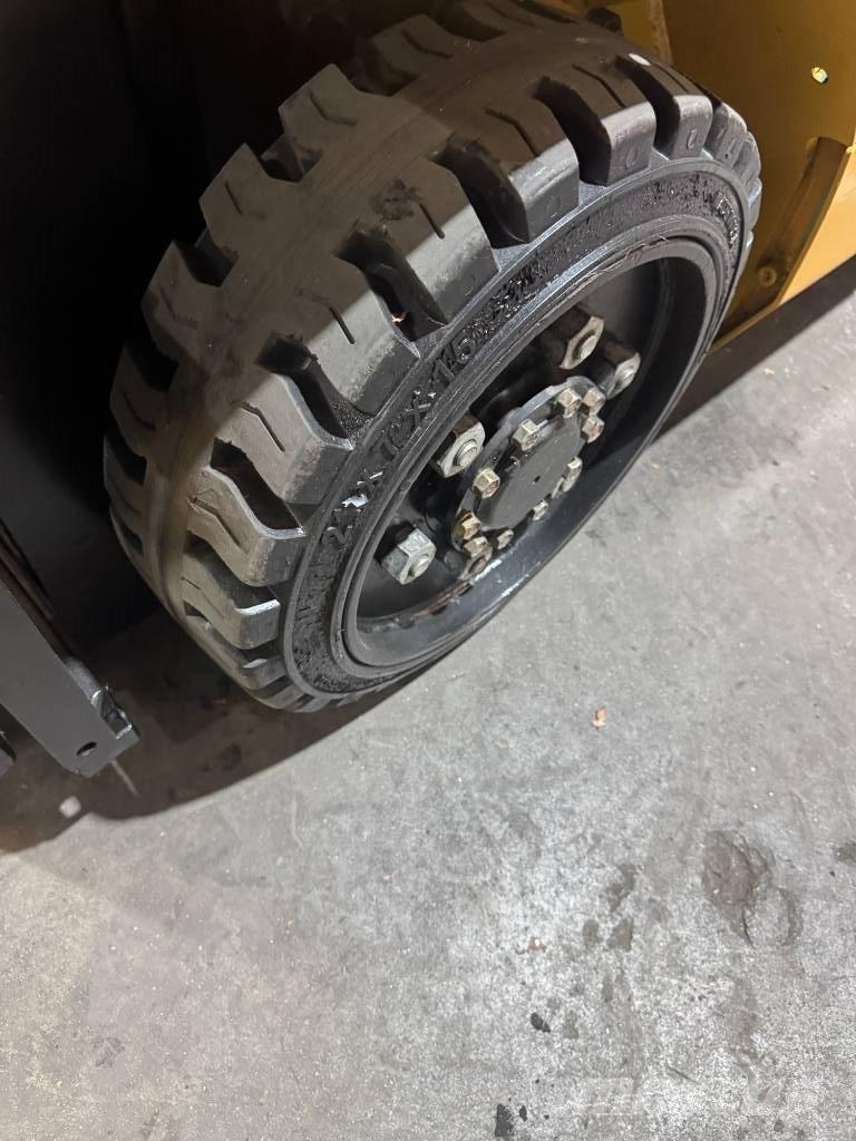 CAT FGC25N Viličarji - drugo