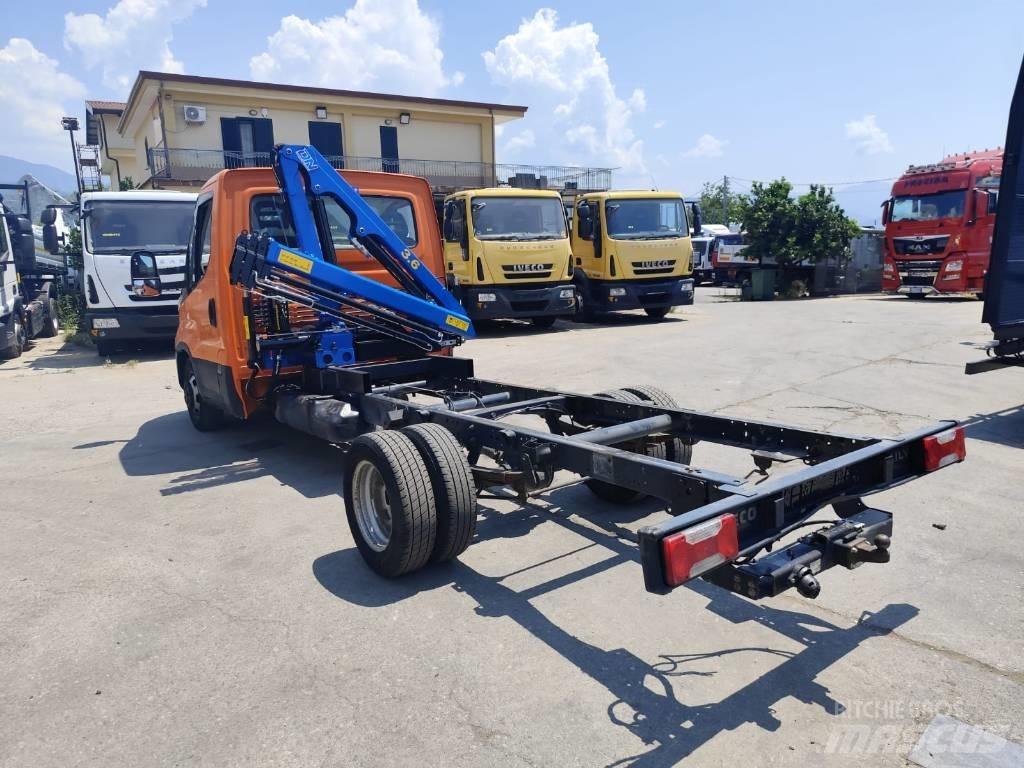 Iveco Daily 35-140 Tovornjaki z žerjavom