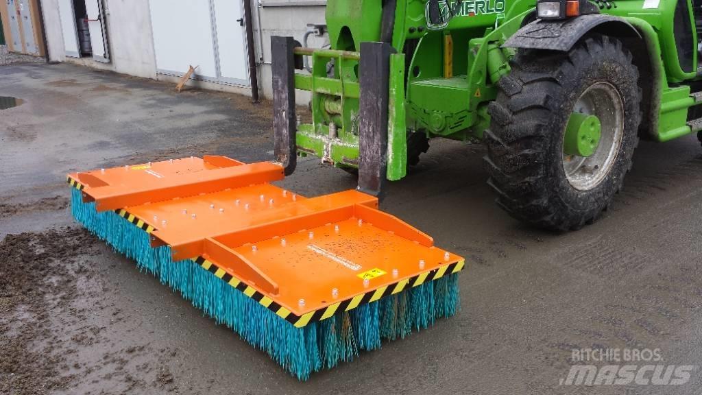 M3 Broom Sweeper SI Cestni pometači