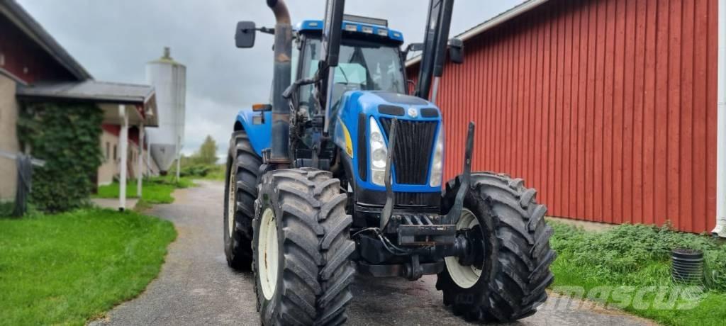 New Holland T 8040 Traktorji