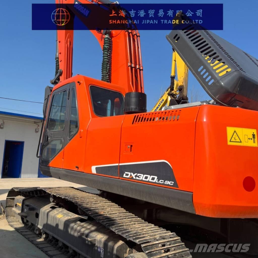 Doosan DX 300 Bagri goseničarji