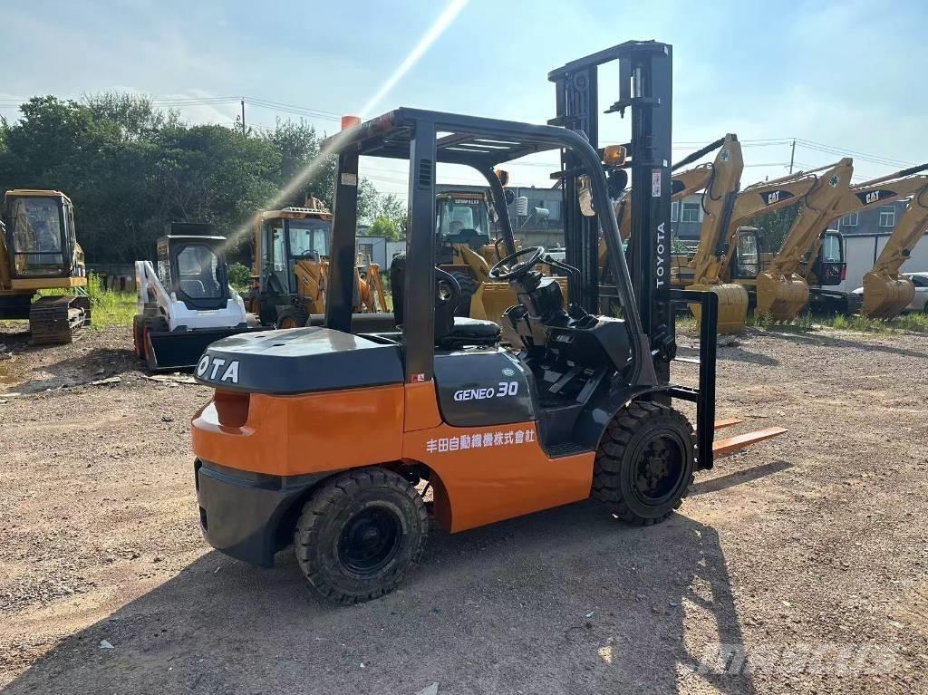 Toyota 30 forklift Dizelski viličarji