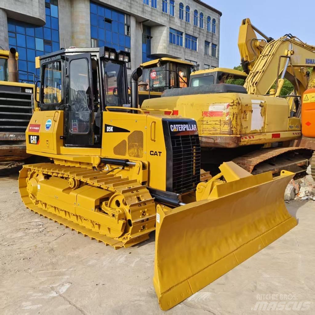 CAT D 5 K Buldožerji goseničarji