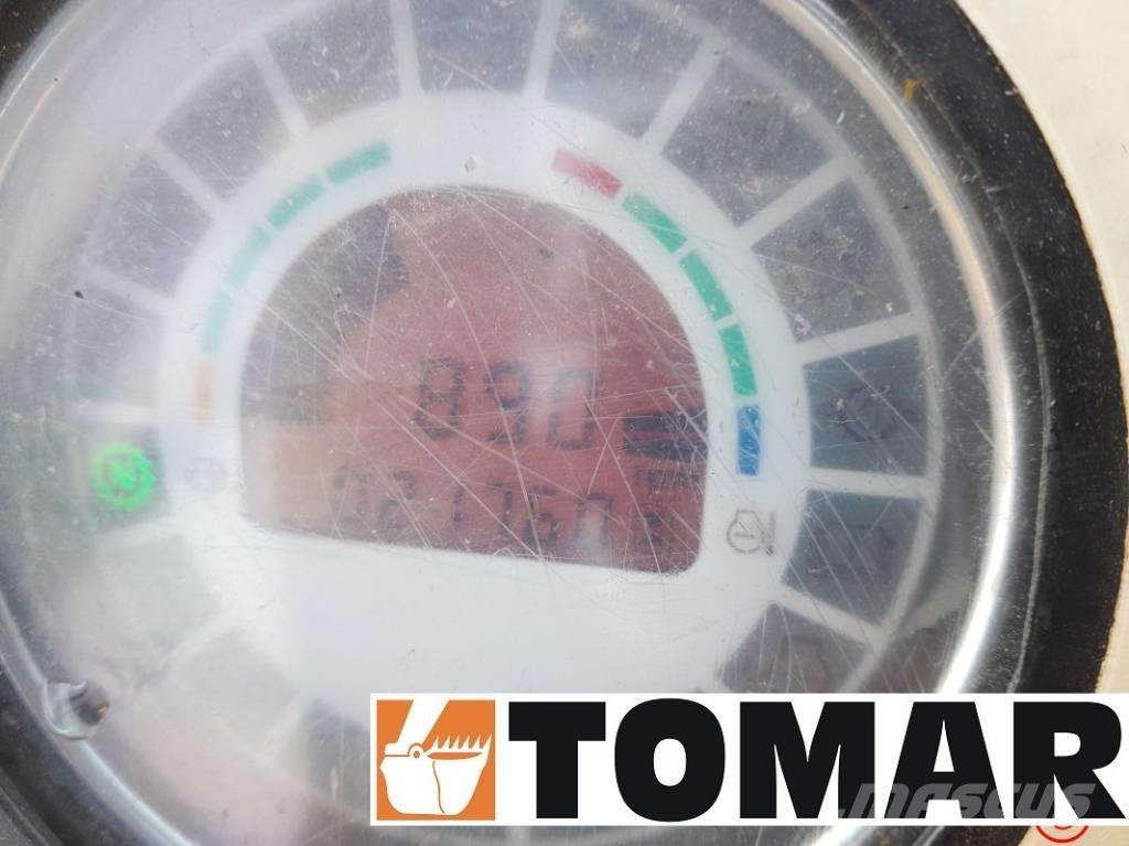 JCB 6 TST Ne cestni demperji