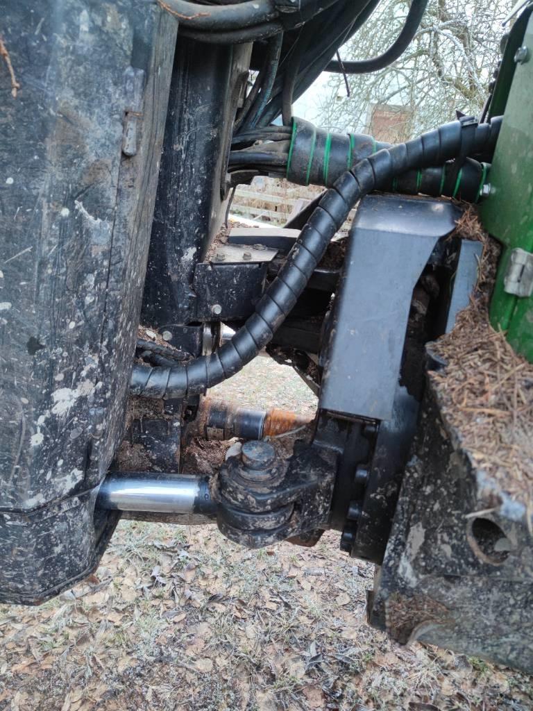 John Deere 1110 E Forwarderji