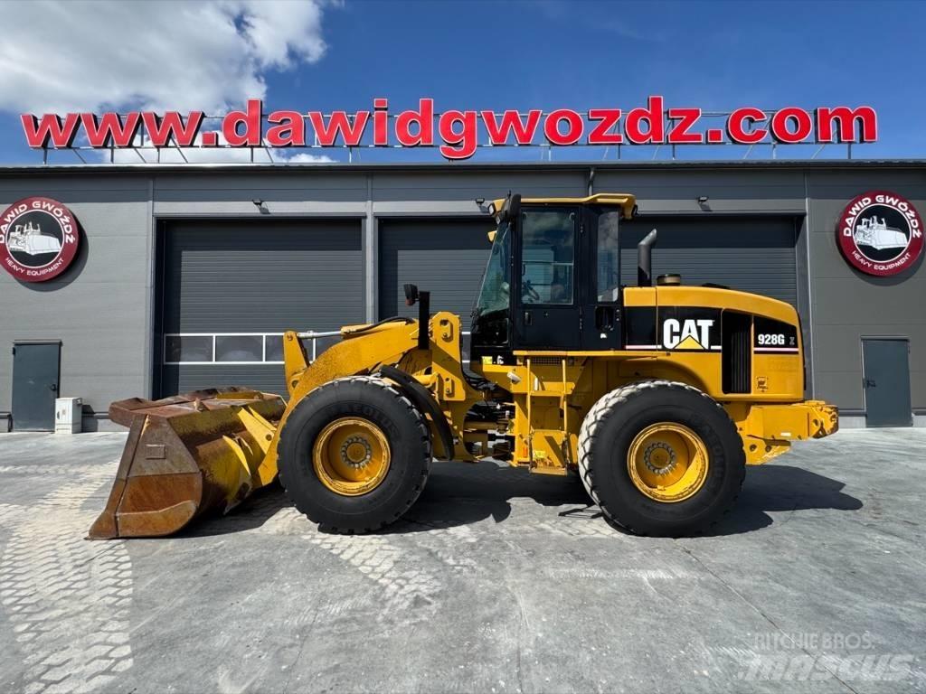 CAT 928 G z Kolesni nakladalci