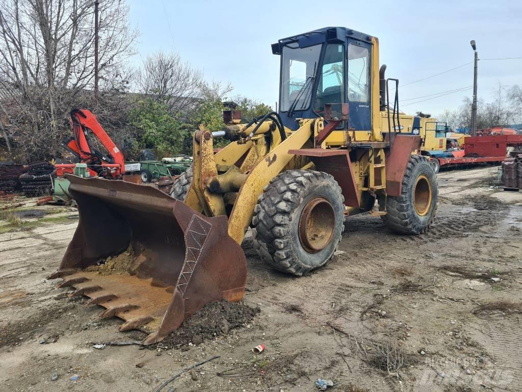 Komatsu WA 250 Kolesni nakladalci