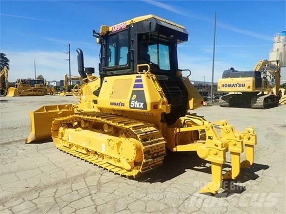 Komatsu D51EXi-24 Buldožerji goseničarji