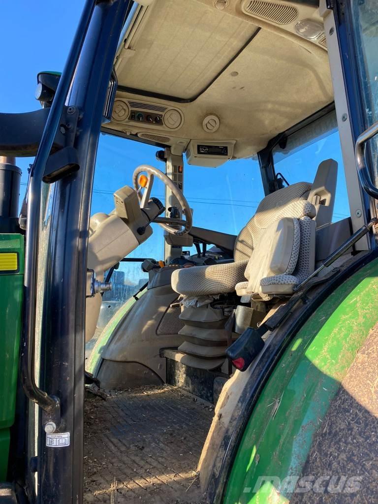 John Deere 5100R Traktorji