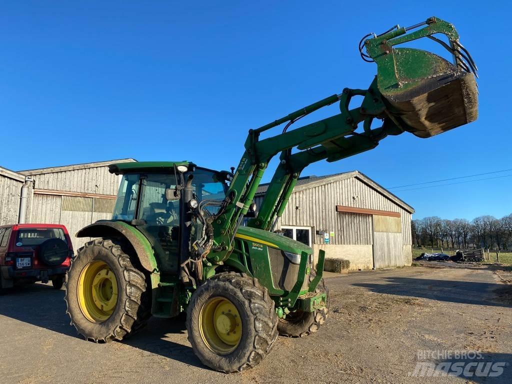 John Deere 5100R Traktorji