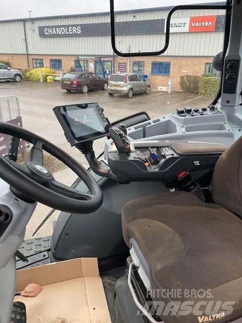 Valtra T 254 V Traktorji