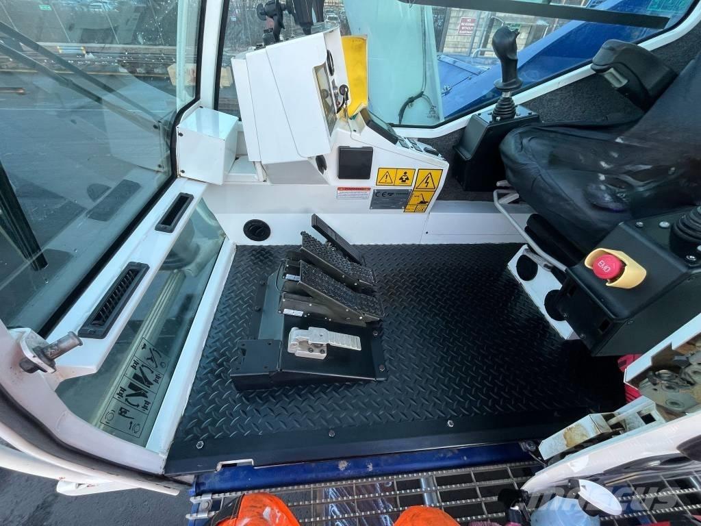 Tadano GTC900 Dvigala na gosenicah