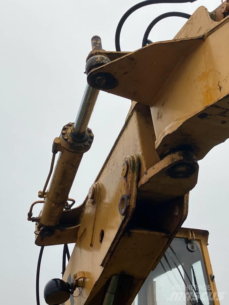 Liebherr A 901 C Bagri na kolesih