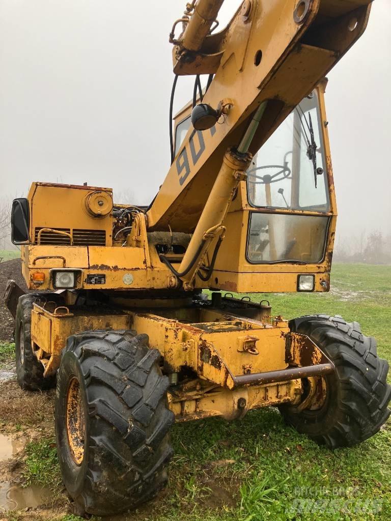 Liebherr A 901 C Bagri na kolesih