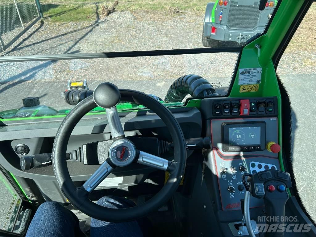 Avant E 527 Med  hytt Skid steer mini nakladalci