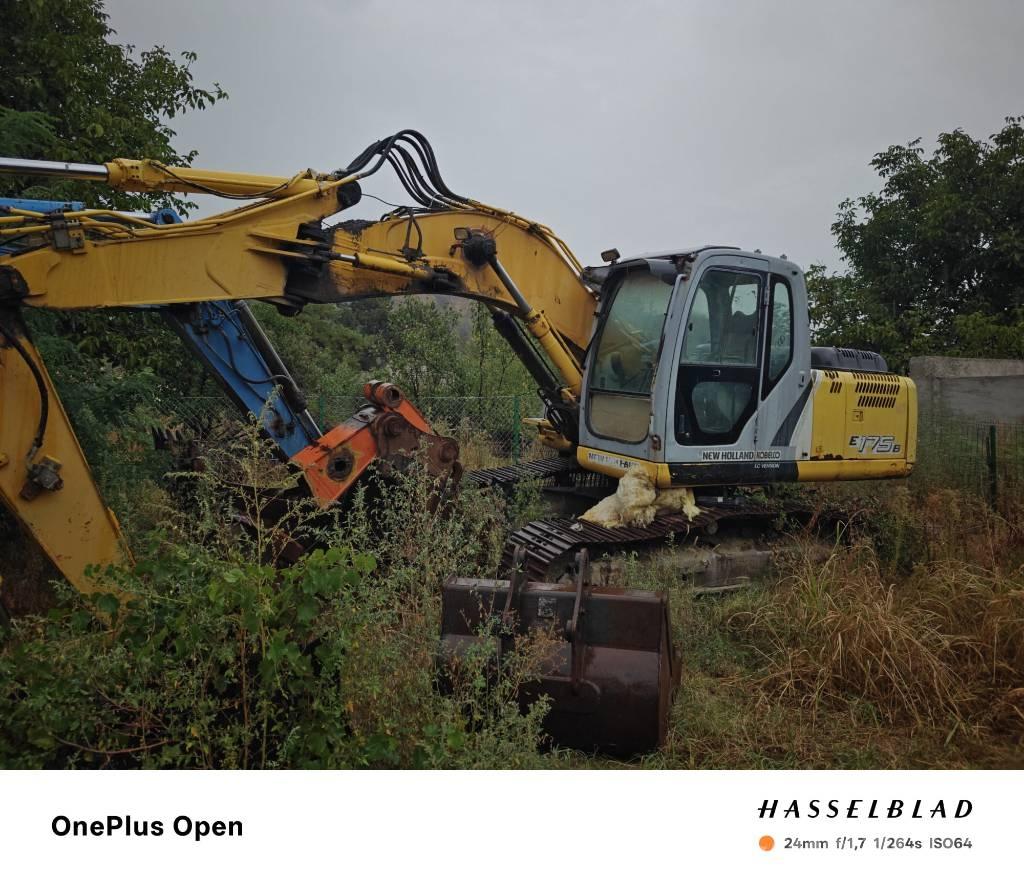 New Holland E 175 B Boom in dipper roke