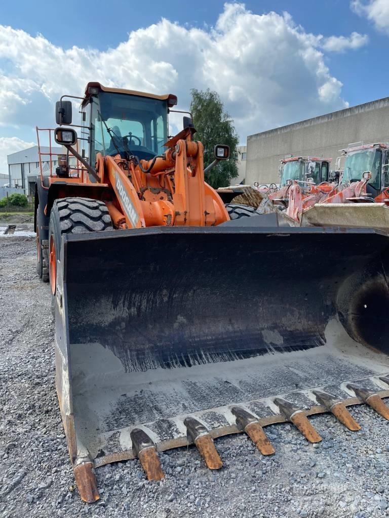 Doosan DL 420 Kolesni nakladalci
