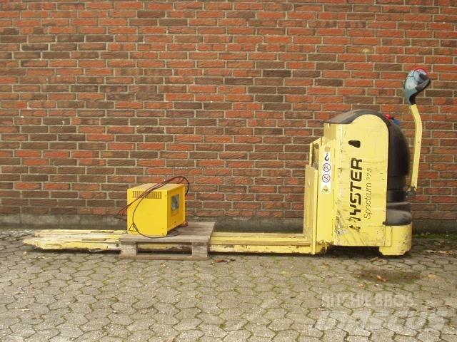 Hyster P 2.5 Električni nizko dvižni viličar