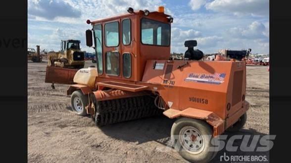 Broce KR 350 Cestni pometači