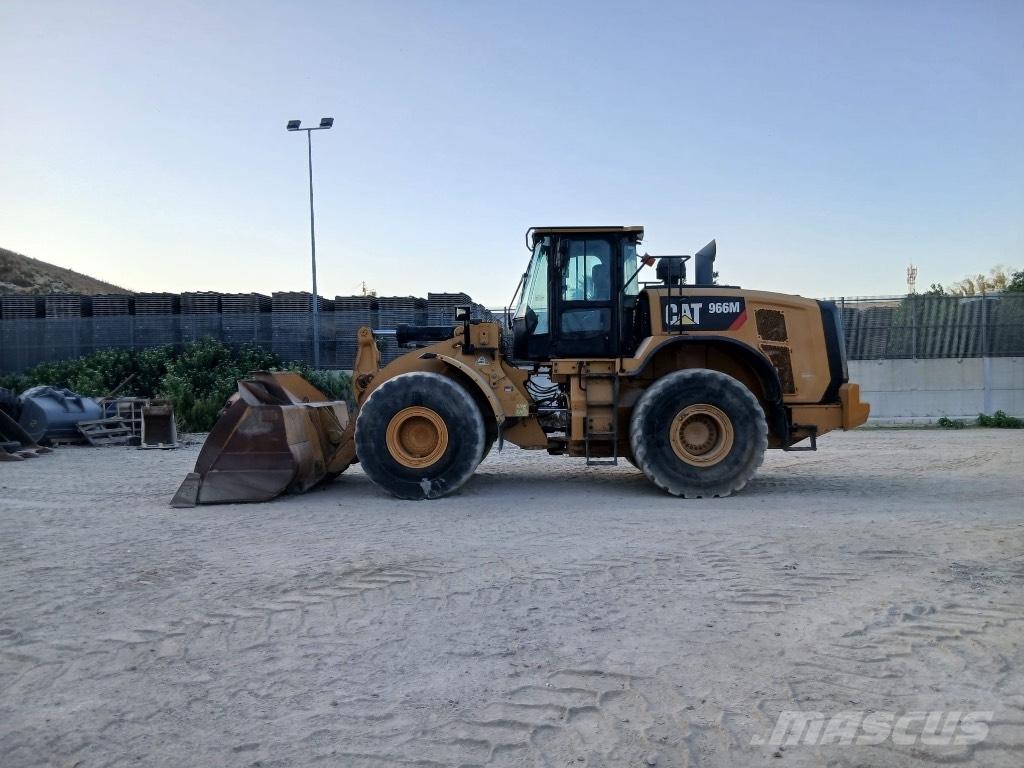 CAT 966 M Kolesni nakladalci