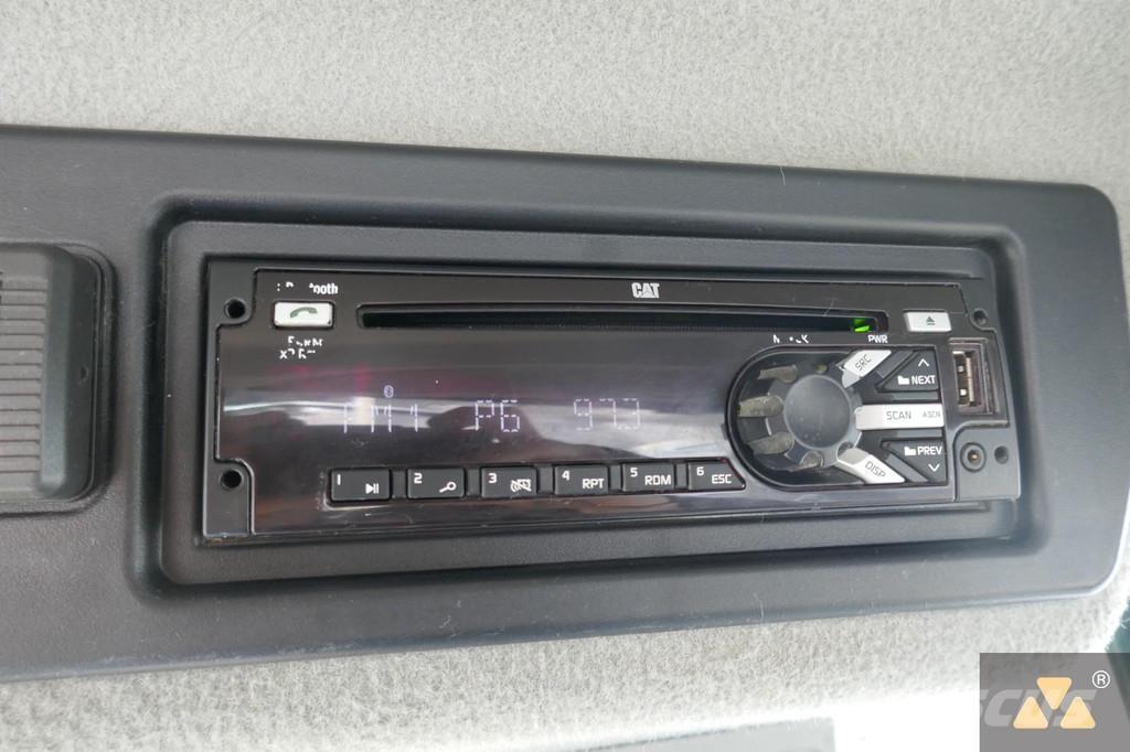 CAT 966M Kolesni nakladalci