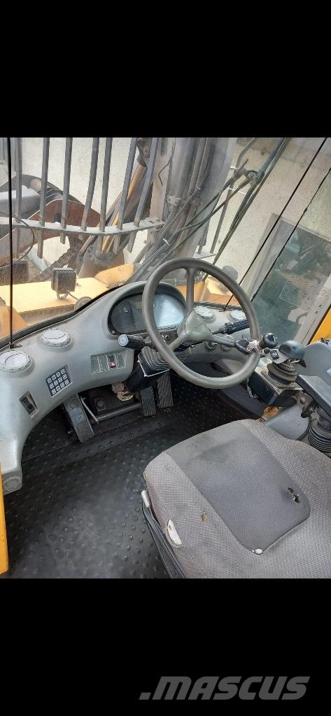 Volvo L 180 E Kolesni nakladalci
