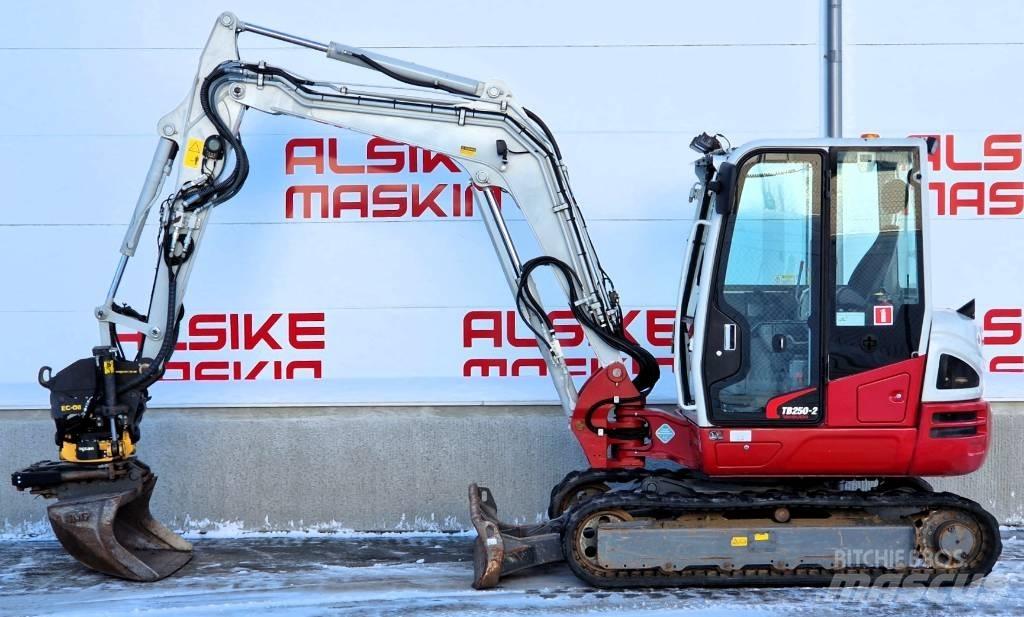 Takeuchi TB 250 Mini bagri <7t