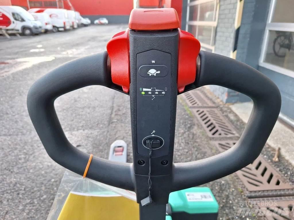 Mitsubishi PWL15 Električni nizko dvižni viličar