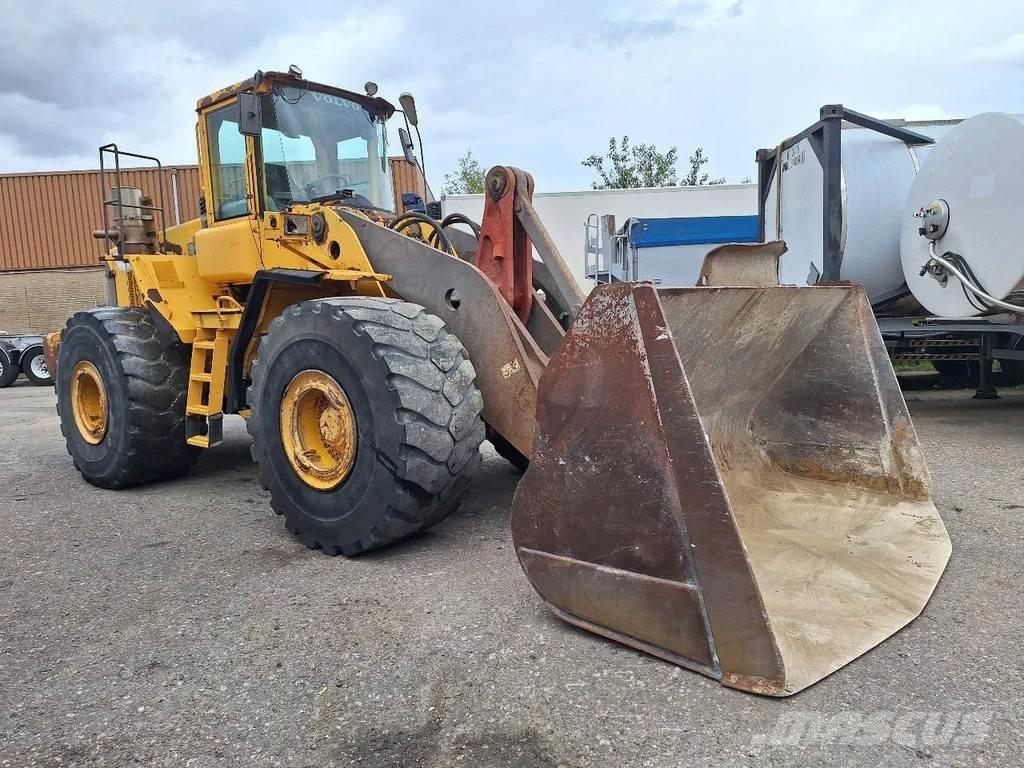 Volvo L220D Kolesni nakladalci