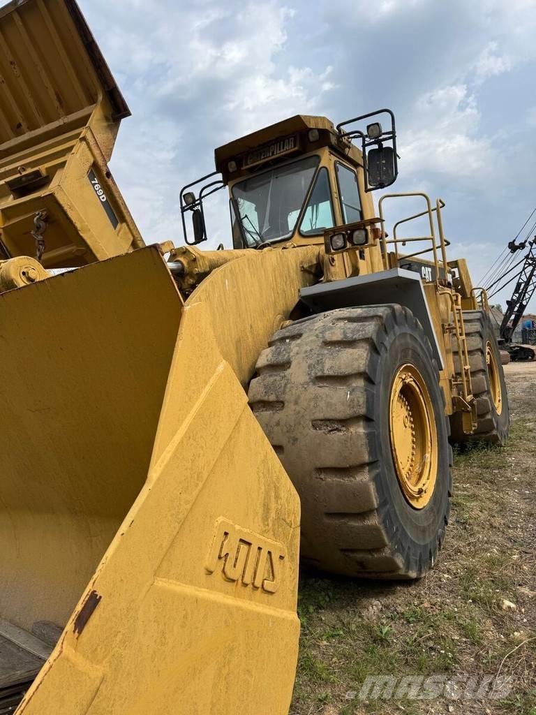 CAT 988F Kolesni nakladalci