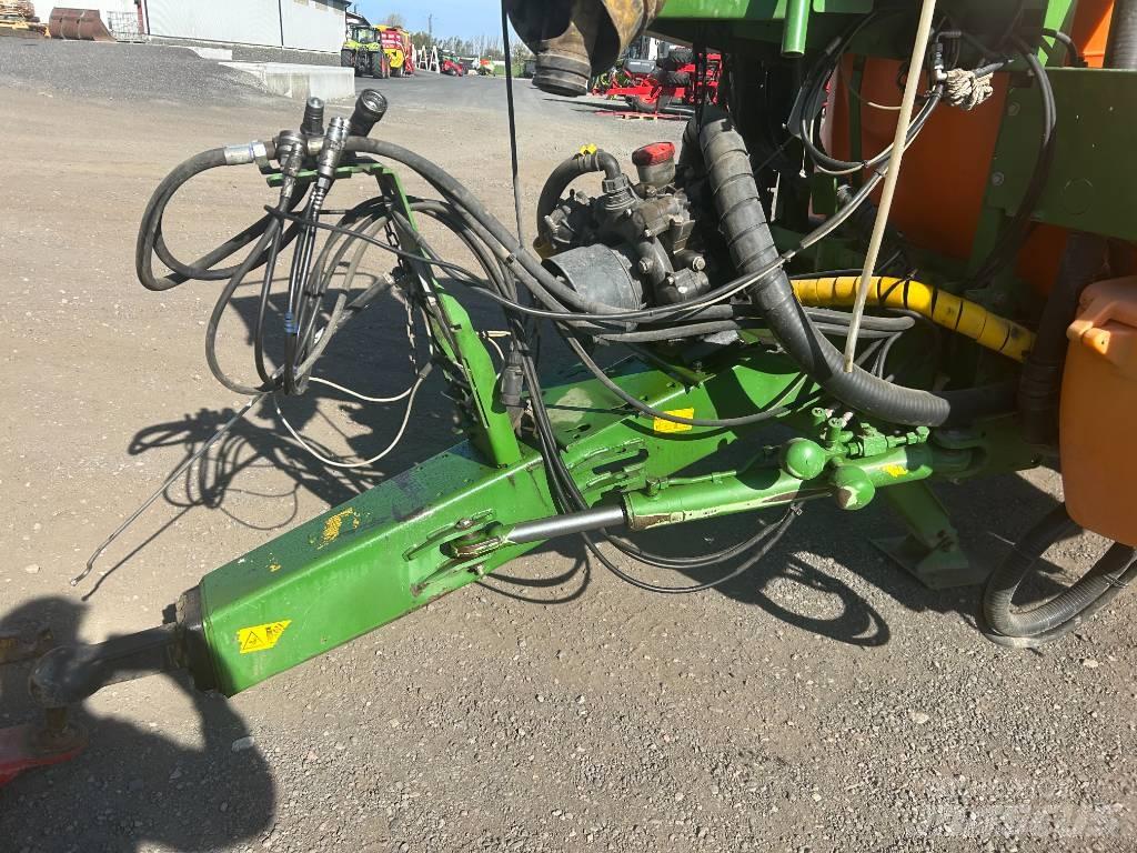 Amazone UX 4200 Vlečne škropilnice