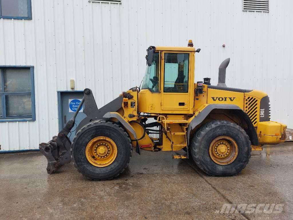 Volvo L90E Kolesni nakladalci