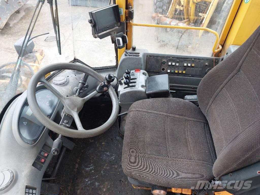 Volvo L90E Kolesni nakladalci